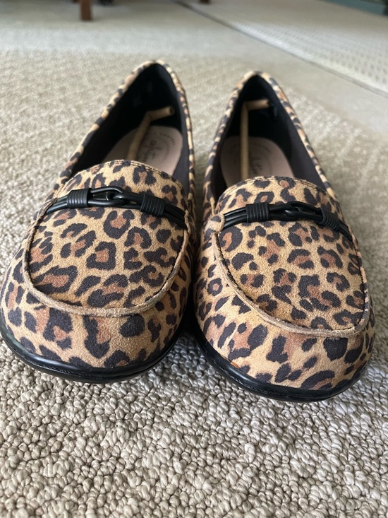 Clarks Shoes - Clark Ultimate Comfort Leopard Print Women's Loafers - Faux Suede Size 11 EUC
